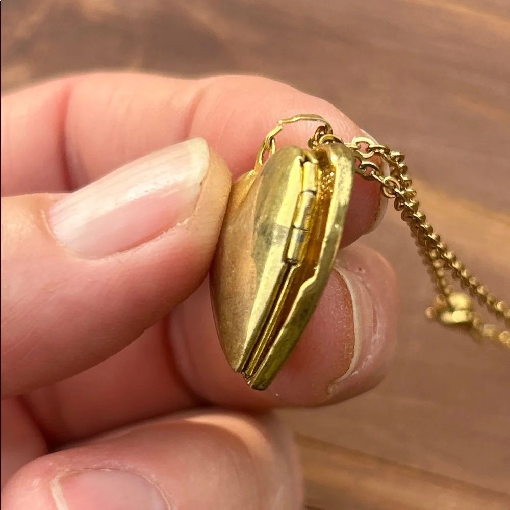 Vintage Gold Heart 'Mom' Locket Necklace with Red Accents - Picture 8 of 8